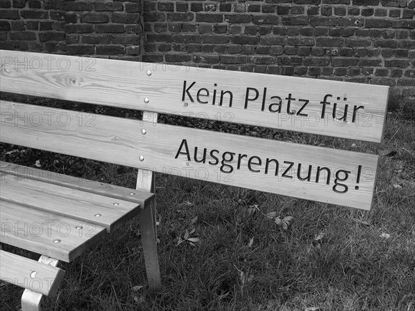 Bench with inscription Kein Platz für Ausgrenzung