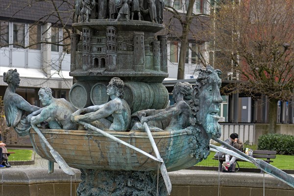 Detail of the history column