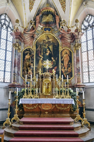 Side altar