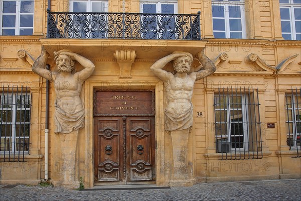 Two atlases at the portal of the Hôtel Maurel de Pontevès