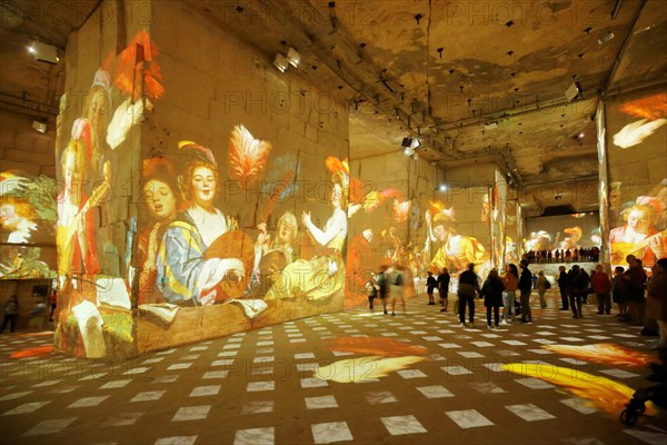 Carrières des Lumières with show Vermeer à Van Gogh