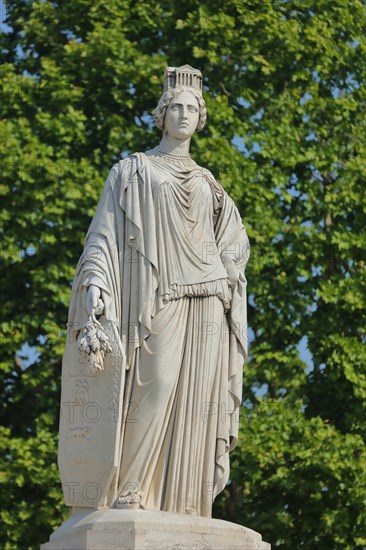 Fontaine Pradier with figure