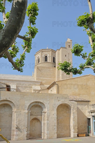 Gothic Cathédrale Notre-Dame-et-Saint-Véran