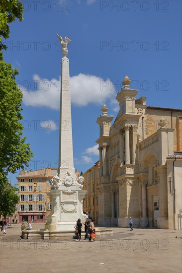 Place des Prêcheurs with ornamental fountain Fontaine des Prêcheurs and church Ste-Madeleine