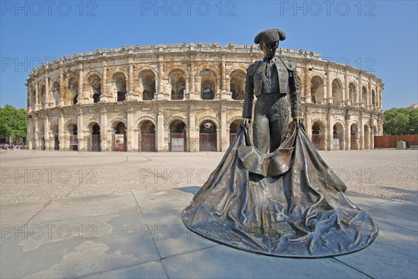 Torero sculpture in front of the Roman amphitheatre
