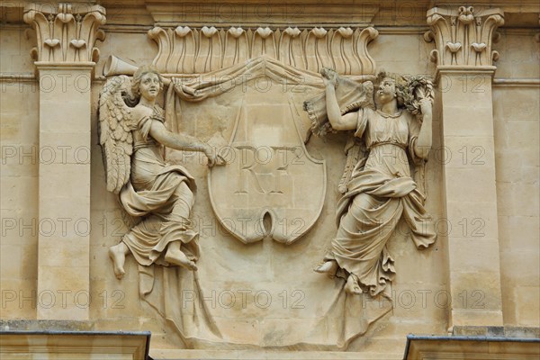 Angel with initials RF for French Republic at the Hôtel de Ville