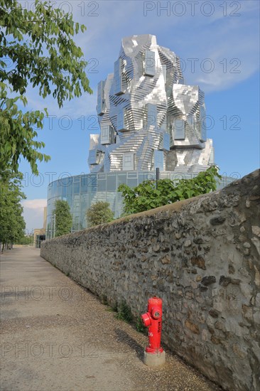 Modern building Tour Luma 56m high by architect Frank Gehry 2021