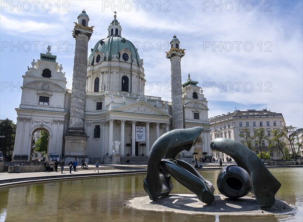 Fountain with the sculpture Hill Arches