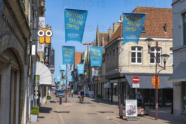 Shopping street in the old town of Veurne