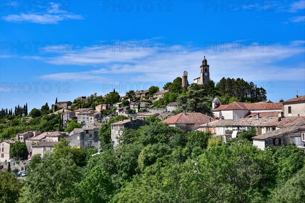 View of the commune of Reillanne in the Luberon nature park Park