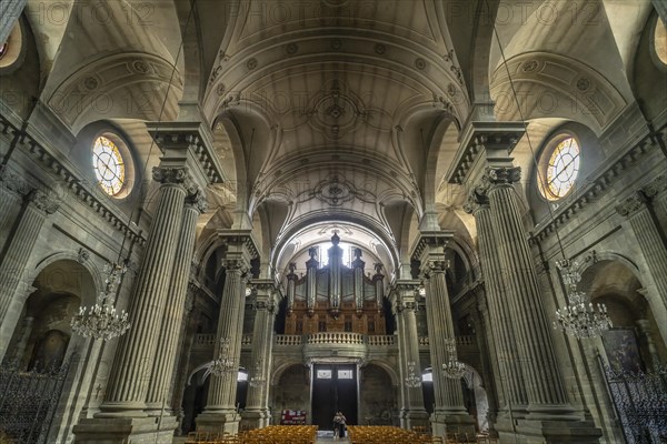 Interior and organ of the Sainte-Madeleine church in Besancon