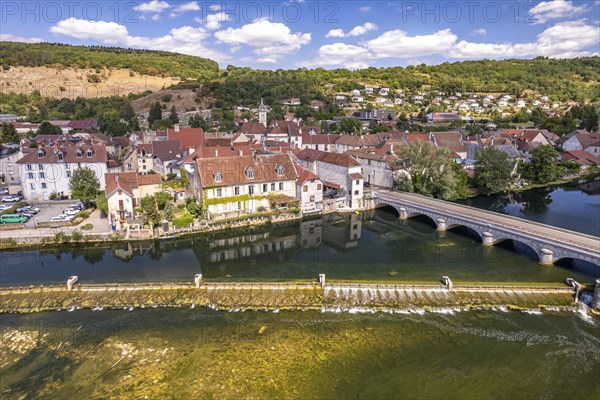 Quingey and the river Loue seen from above