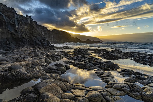 Sunset on the coast at La Maceta