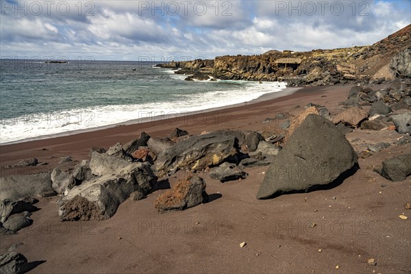 The red beach Playa del Verodal