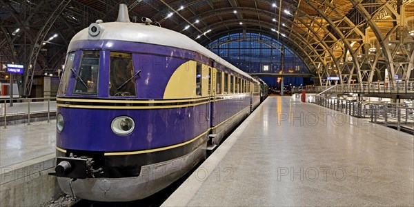 Hamburg type fast combustion railcar