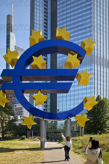 Euro sculpture