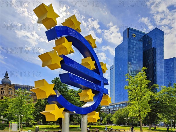 Euro sculpture