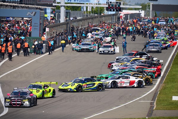 Starting grid for the 24-hour race at the Nürburgring race track Nürburg
