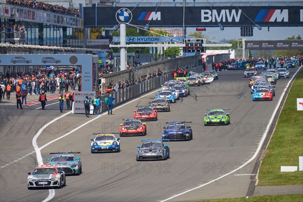 Starting grid for the 24-hour race at the Nürburgring race track Nürburg