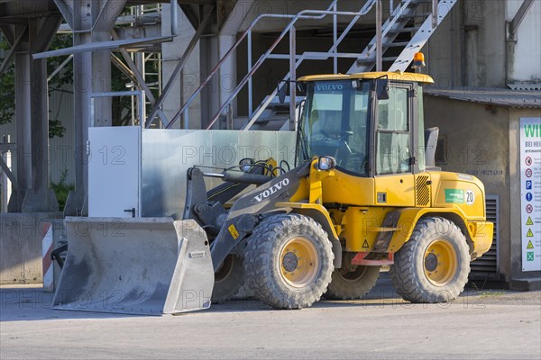 VOLVO wheel loader