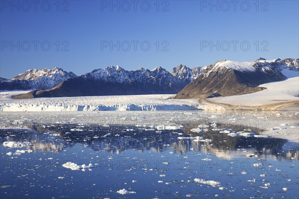 Lilliehöökbreen glacier in summer debouches into Lilliehöök Fjord