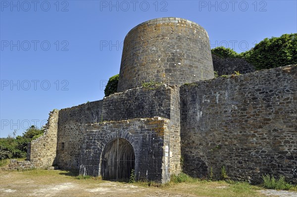 The lime kiln Four à chaux de Rozan at Crozon