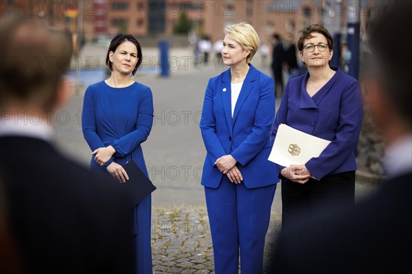 (L-R) Annalena Bärbock, Federal Minister for Foreign Affairs, Manuela Schwesig, Minister-President of the State of Mecklenburg-Western Pomerania, and Klara Geywitz, Federal Minister for Housing, Urban Development and Construction, recorded during a greeting at the meeting of the Foreign Ministers of the Council of the Baltic Sea States in Wismar, 01 June 2023., Wismar, Germany, Europe