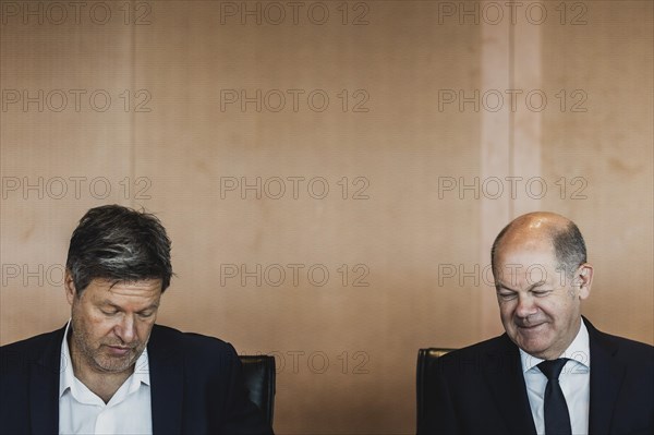 (R-L) Olaf Scholz (SPD), Federal Chancellor, and Robert Habeck (Bündnis 90 Die Grünen), Federal Minister for Economic Affairs and Climate Protection and Vice Chancellor, photographed in front of the weekly meeting of the Cabinet in Berlin, 07.06.2023., Berlin, Germany, Europe