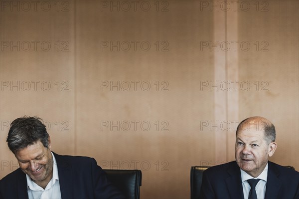 (R-L) Olaf Scholz (SPD), Federal Chancellor, and Robert Habeck (Bündnis 90 Die Grünen), Federal Minister for Economic Affairs and Climate Protection and Vice Chancellor, photographed in front of the weekly meeting of the Cabinet in Berlin, 07.06.2023., Berlin, Germany, Europe