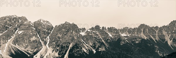 Panorama south flank of the Kalkkoegel mountain range in the Stubai Alps