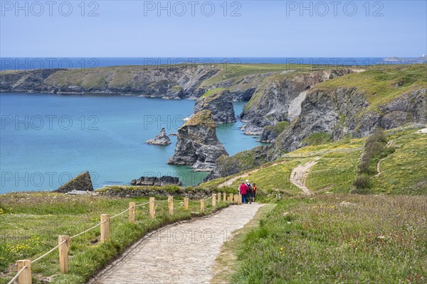 Footpath along the rugged coastline to the Bedruthan Steps cliff formation