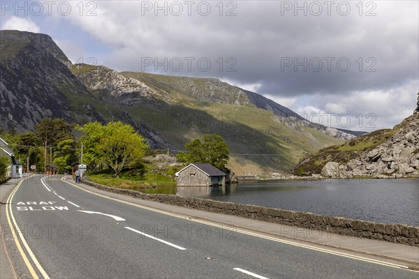 Entrance to Pont Pen-y-benglog