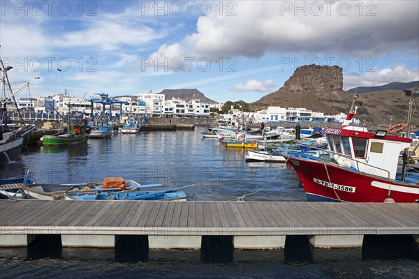 Port in Puerto de las Nieves