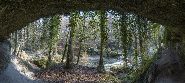 Cave in the Erlauf Gorge in autumn