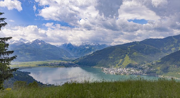 Panorama with Lake Zell with Zell am See and the Kitzsteinhorn in Pinzgau