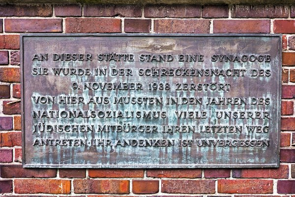 Commemorative plaque to the destroyed synagogue on 9 November 1933