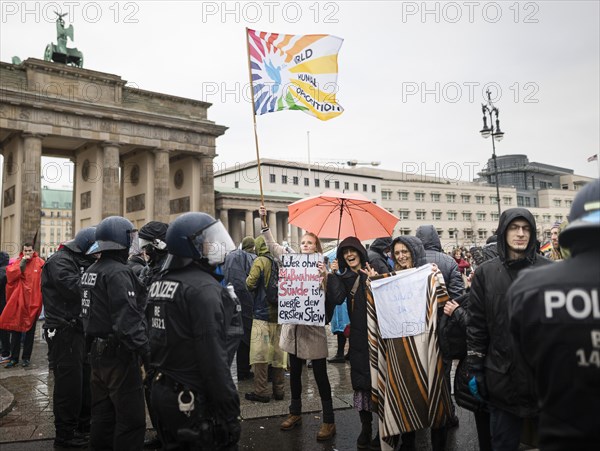 Demonstrators protest against the reform of the infection protection law