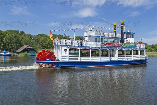 Paddle steamer Baltic Star leaves the harbour