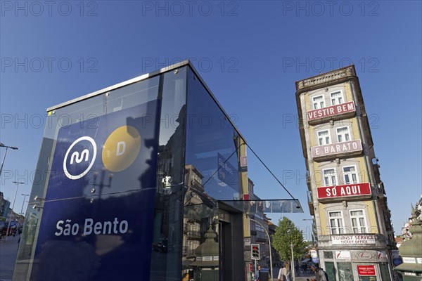 Entrance to Sao Bento metro station