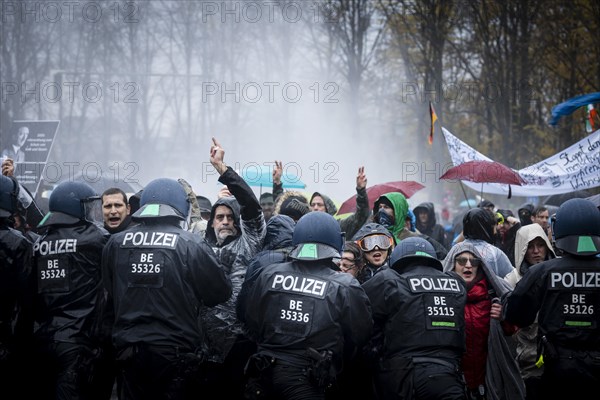 Demonstrators protest against the reform of the infection protection law