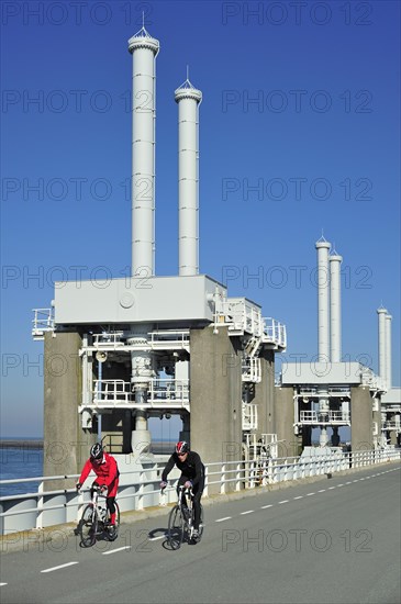 Storm flood barrier