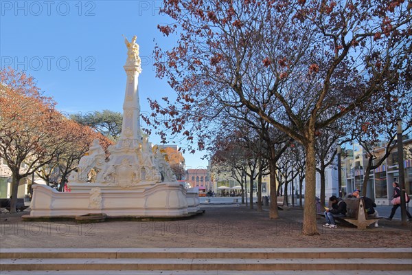 Georgsbrunnen at the Kornmarkt