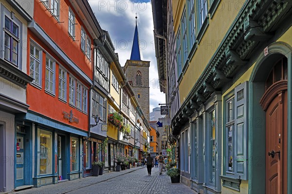 Half-timbered houses of the Kraemerbruecke with the Aegidienkirche