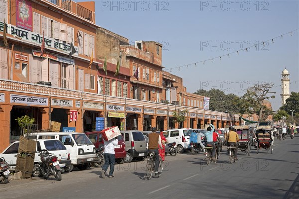 Street scene in the pink city of Jaipur