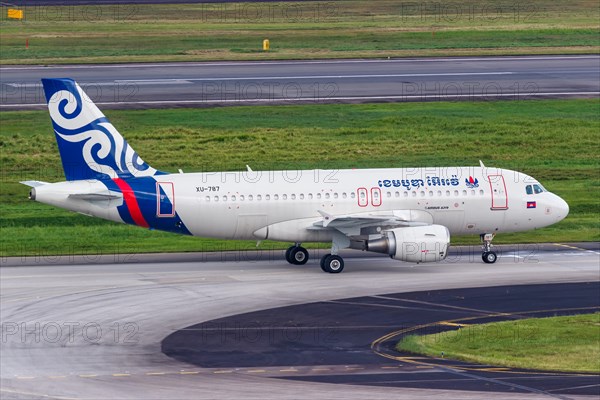 An Airbus A319 aircraft of Cambodia Airlines with registration number XU-787 at Changi Airport