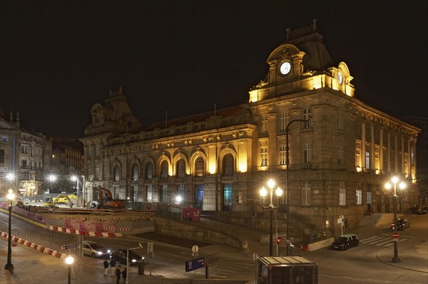 Praca de Almeida Garrett Square and Porto Sao Bento Station by night