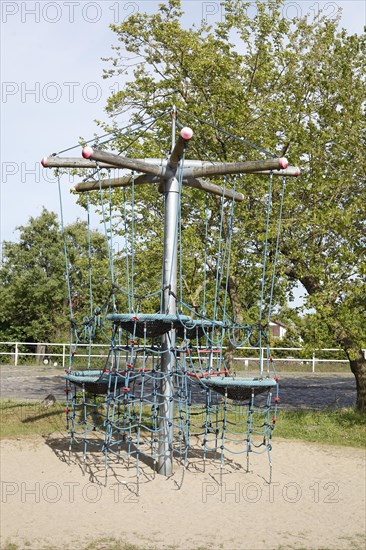 Climbing frame