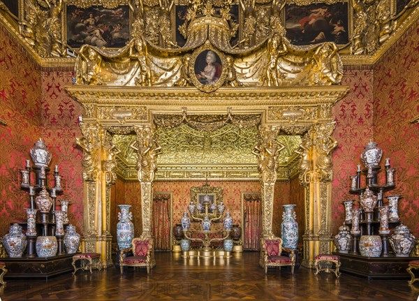 Chinese Vases in the Hall of the Alcoves