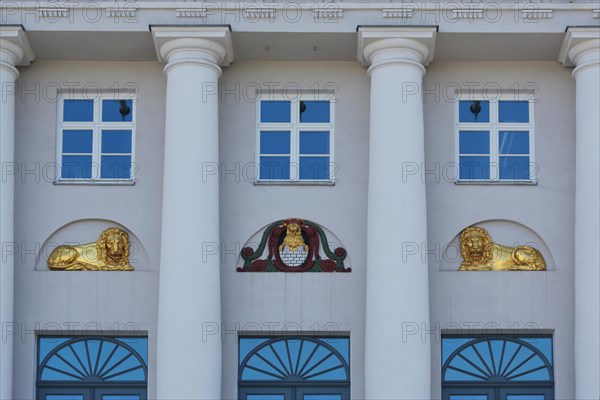 House wall with columns