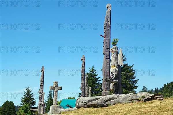 Wooden tote poles in Alert Bay